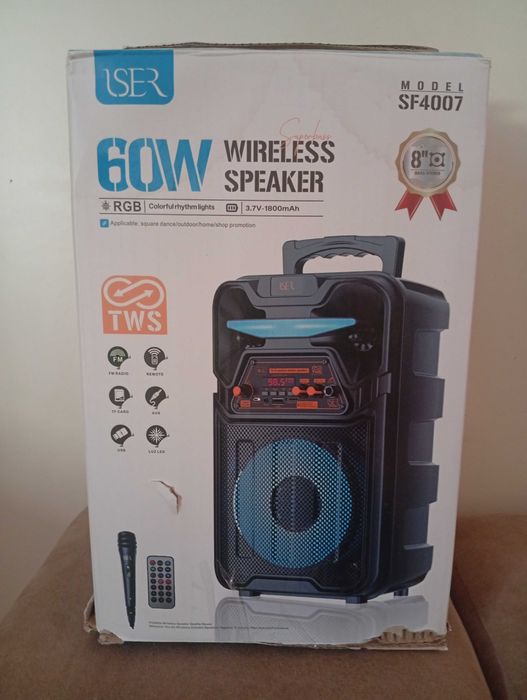 Coluna de som com microfone