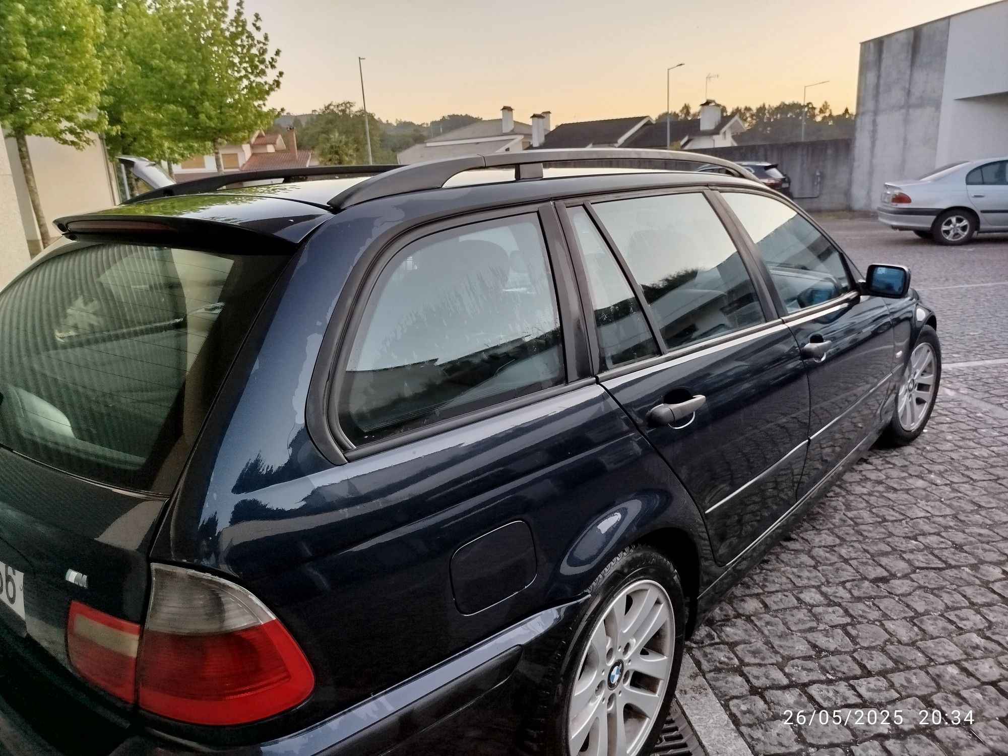 Vendo BMW em bom estado de funcionamento