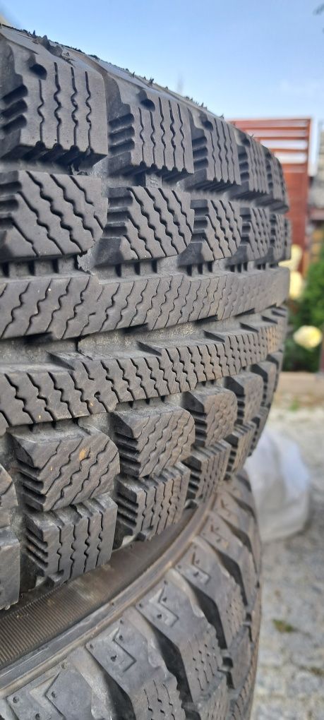 Opony zimowe,całoroczne 185/75R16c