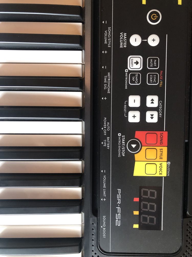 Teclado Yamaha PSR-F52