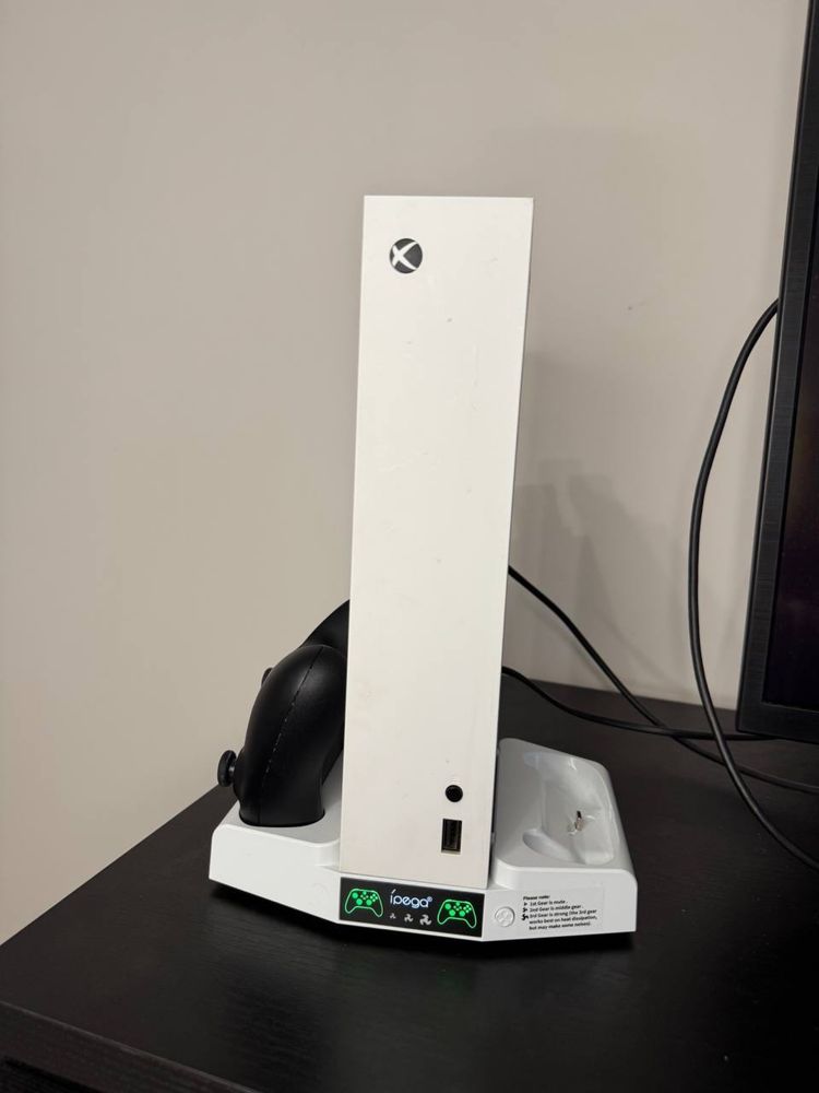 Продам Xbox Series S
