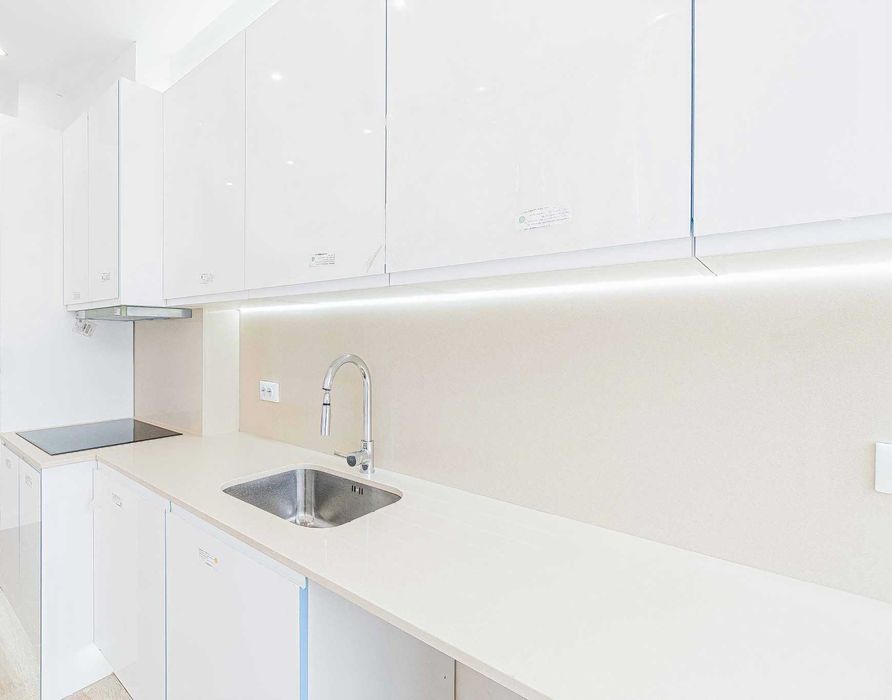 Apartamento Remodelado com Terraço e Varandas