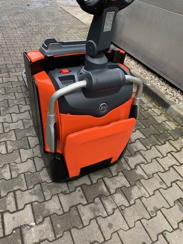 Wózek paletowy elektryczny paleciak BT LPE200 , sprawny stan bdb