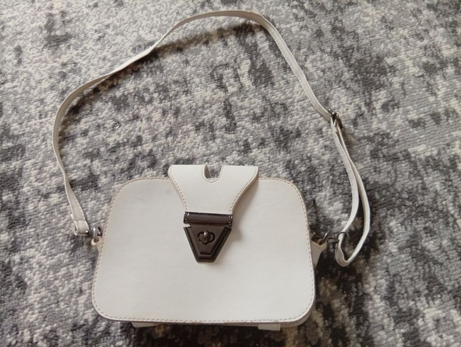 Сумочка біла в гарному стані
