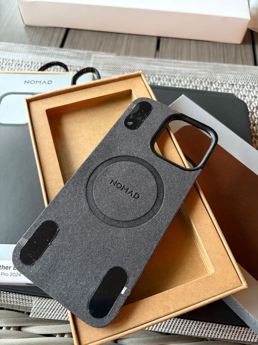 Чохол NOMAD США шкіра iPhone 16 pro max