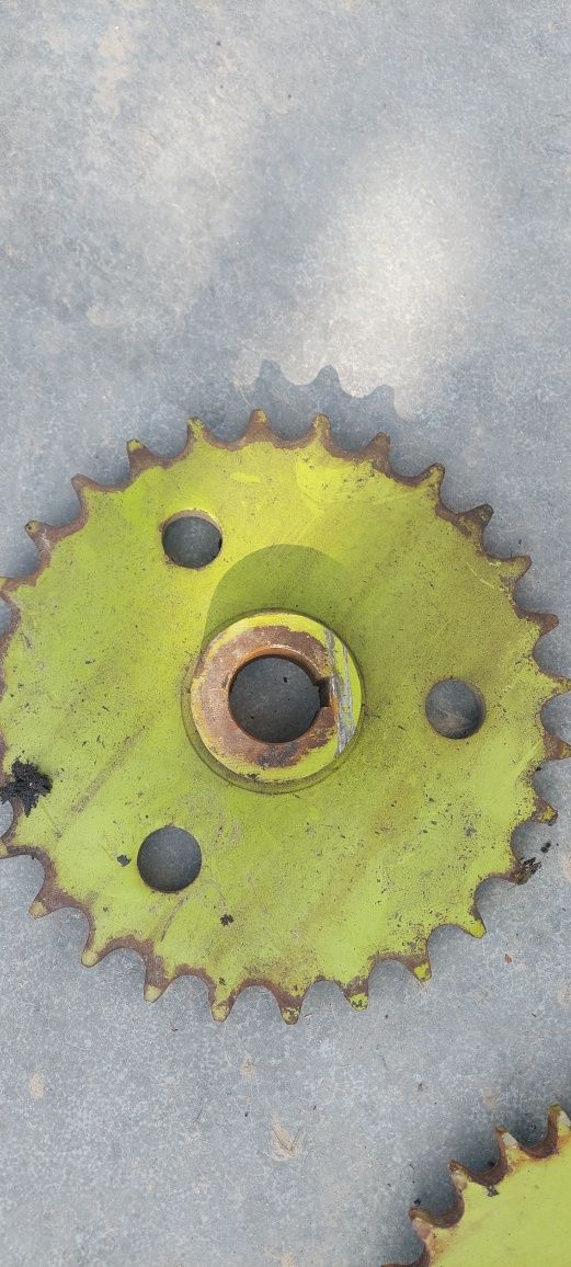 Sprzedam zębatki do prasy claas rollant 44 46 i inne
