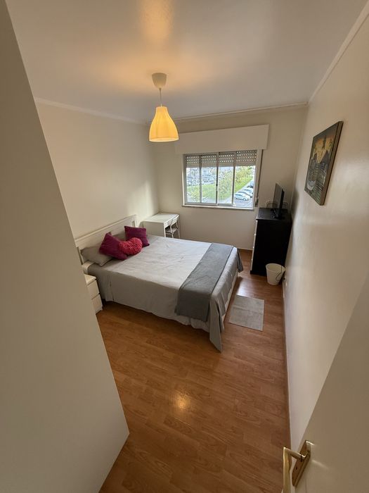 Quarto para casal em Odivelas a 600 m da estação