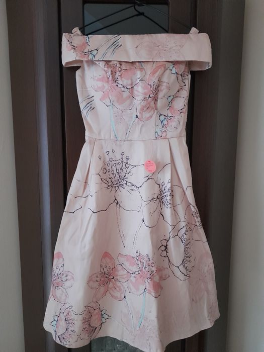 Suknia beżowa midi r.34-36"Chi Chi London "nowa.