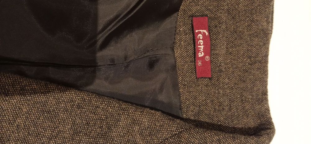 Żakiet ze spodnicą wełniany Fema