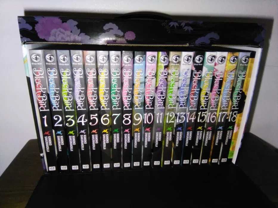 várias box sets manga