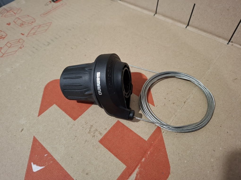 Манетка/моноблок/грипшифт переключатель скоростей на 7 и 8ск. Shimano.