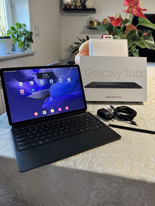 Tablet Samsung galaxy tab s7 FE 5g 12.4 Book Cover Keyboard klawiatura