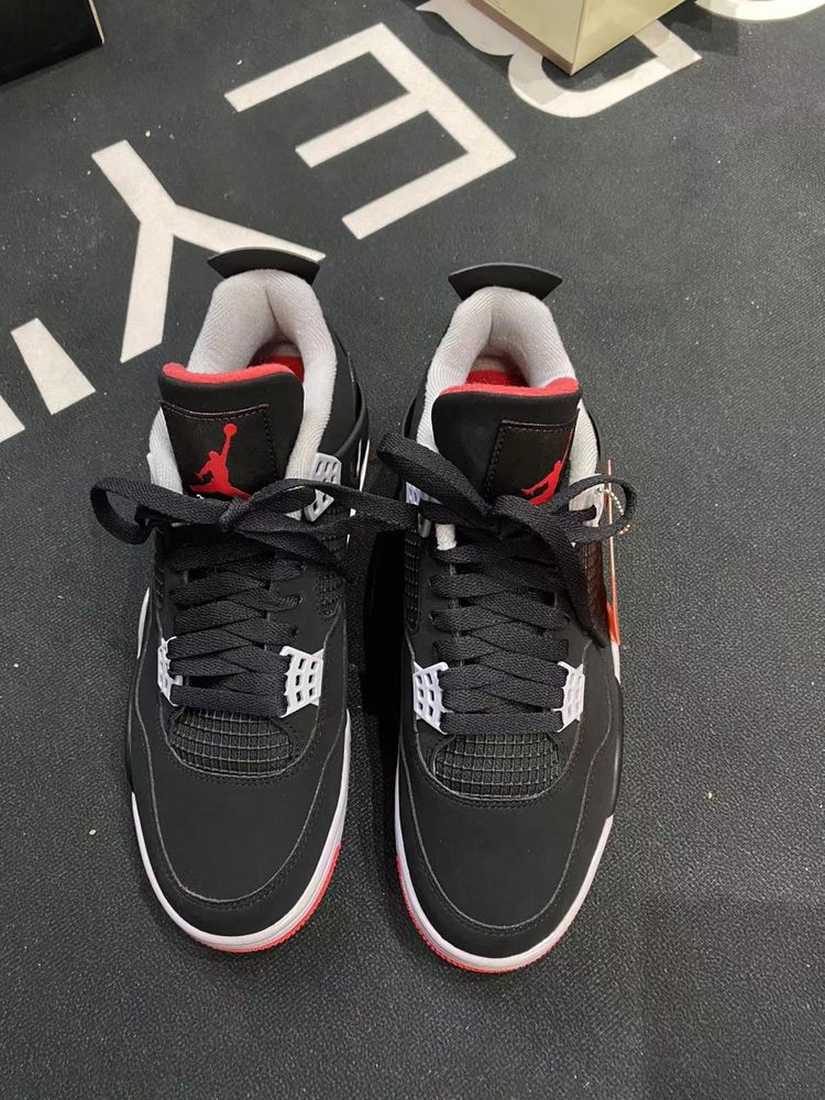 Air Jordan 4 Retro Bred