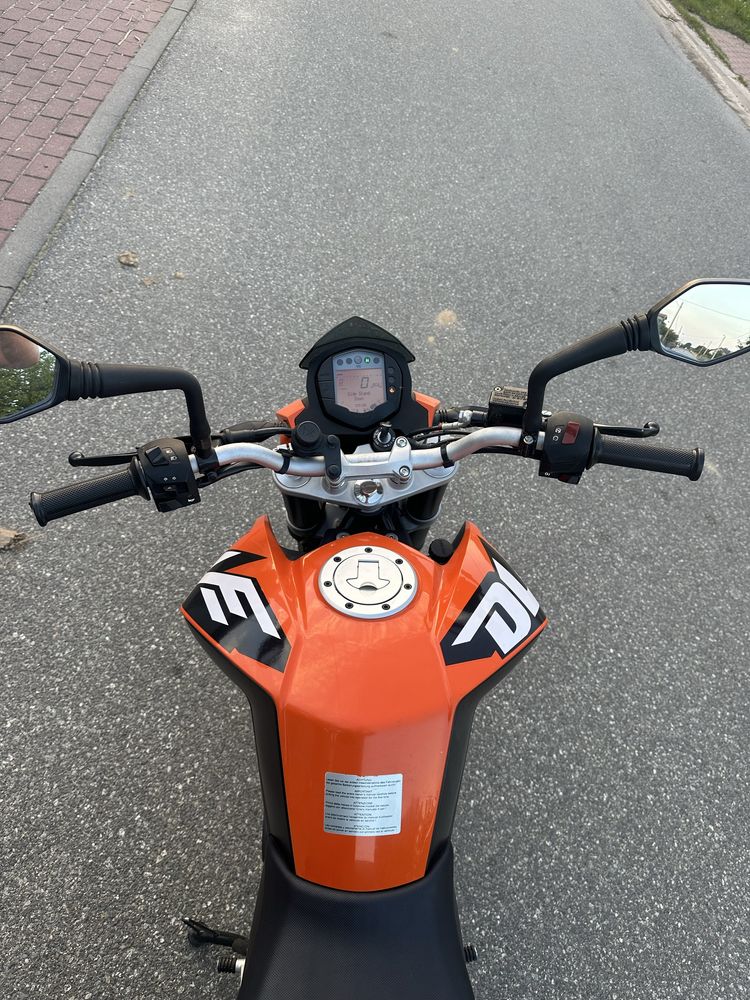KTM Duke 125 super stan