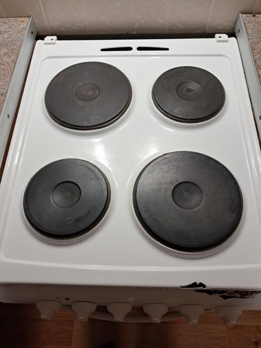 Продам електроплиту.