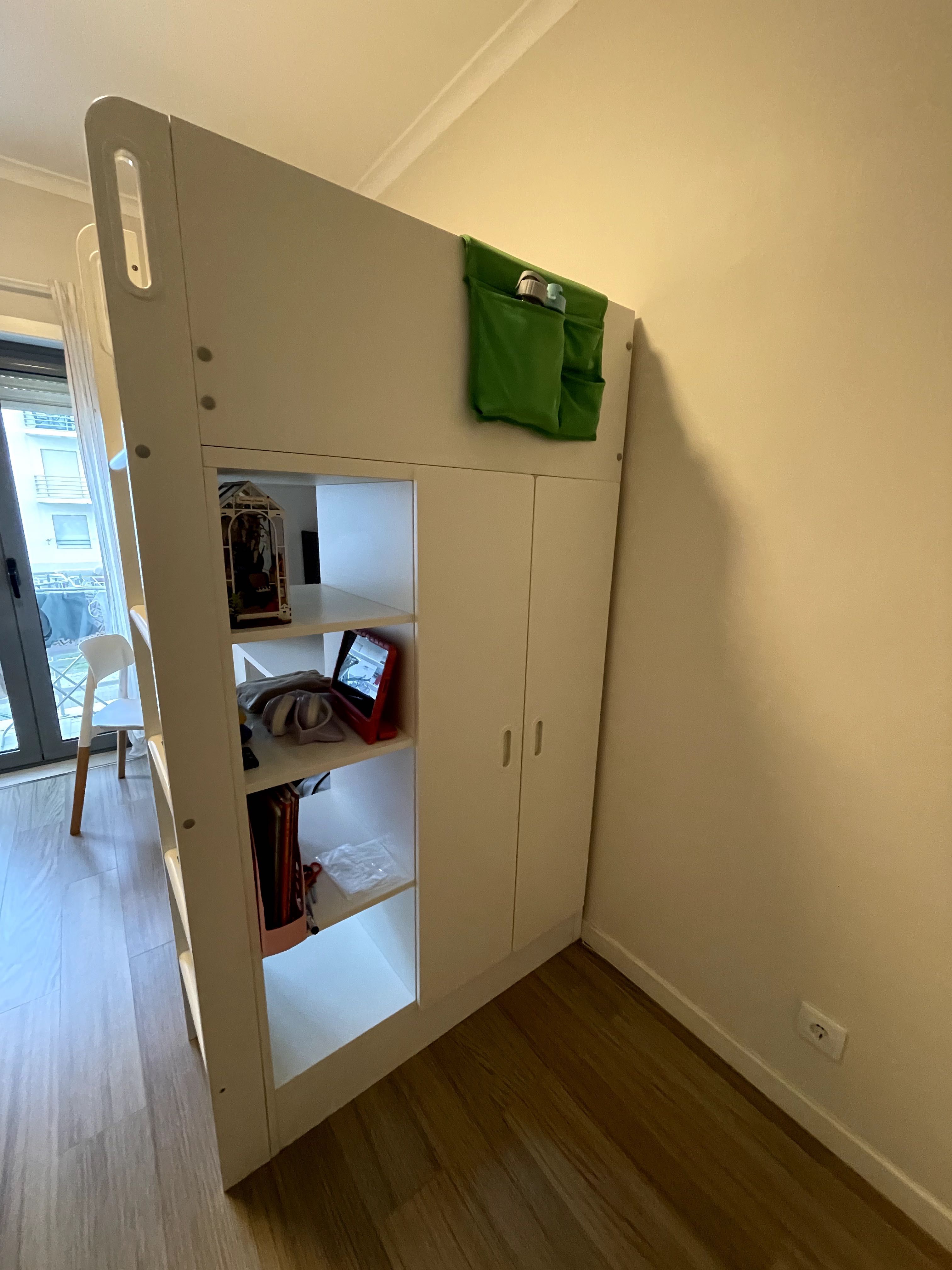 Cama alta, branco com secretária c/4 gavetas,