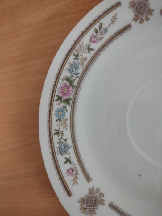 Conjunto de chávenas em porcelana chinesa.