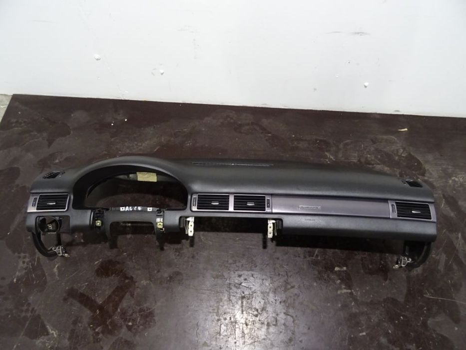AUDI A6 C5 KOMBI 00-04 2.5TDI DESKA KONSOLA KOKPIT QUATTRO