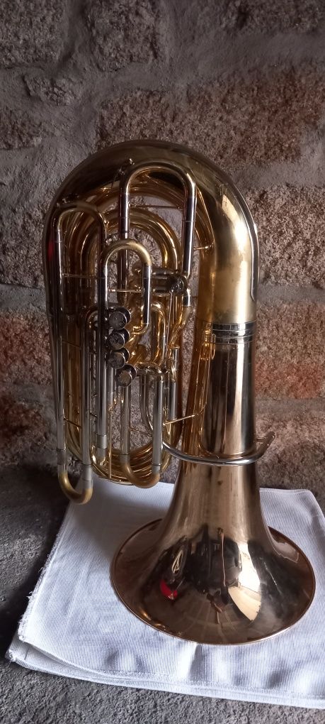 Tuba Wessex Wyvern 5/4 Dó
