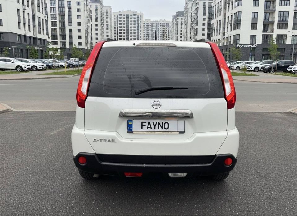 Nissan X-Trail 2013 2.0 мех -6 Бензин офиц.
