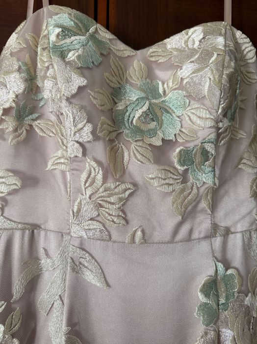 Elegante Vestido de Noite Laura – Tamanho US/Canada 4 | EU 36