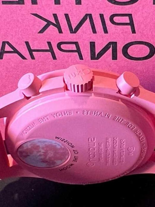 Zegarek Omega x Swatch Pink Moon Phase SO33P100 – Unikalny design