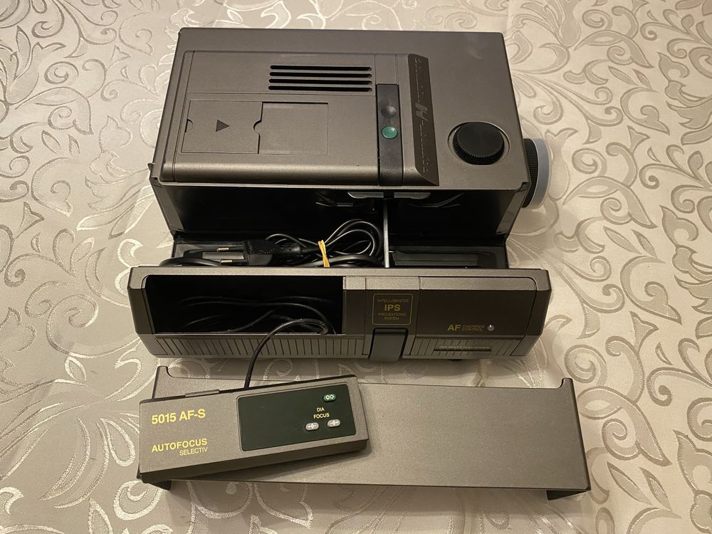 Projektor slajdów Braun Paximat Multimag 5015 AF-S- multisystem!
