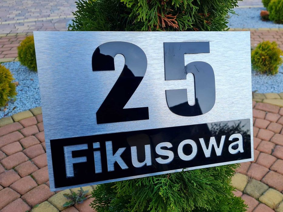 Tabliczka adresowa numer domu AluPlex3D aluminium + czarne szkło akryl
