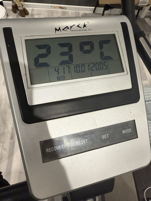 Велотренажер Merck