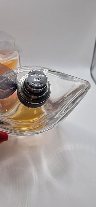 2 flakony Lancome  La vie est belle L’eau de parfum Legere  2013 rok!