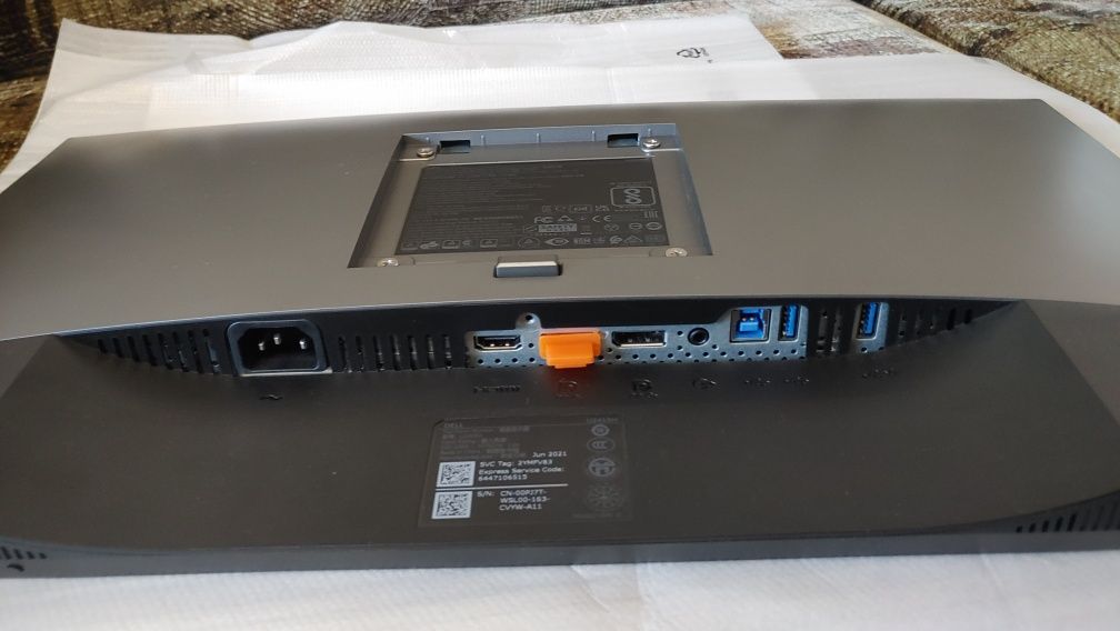 Безрамочный монитор 24 дюйма Dell U2419H