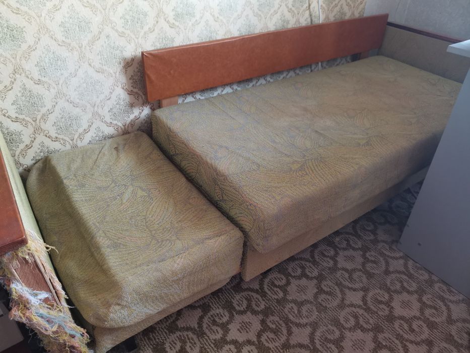 Диван-ліжко розкладне