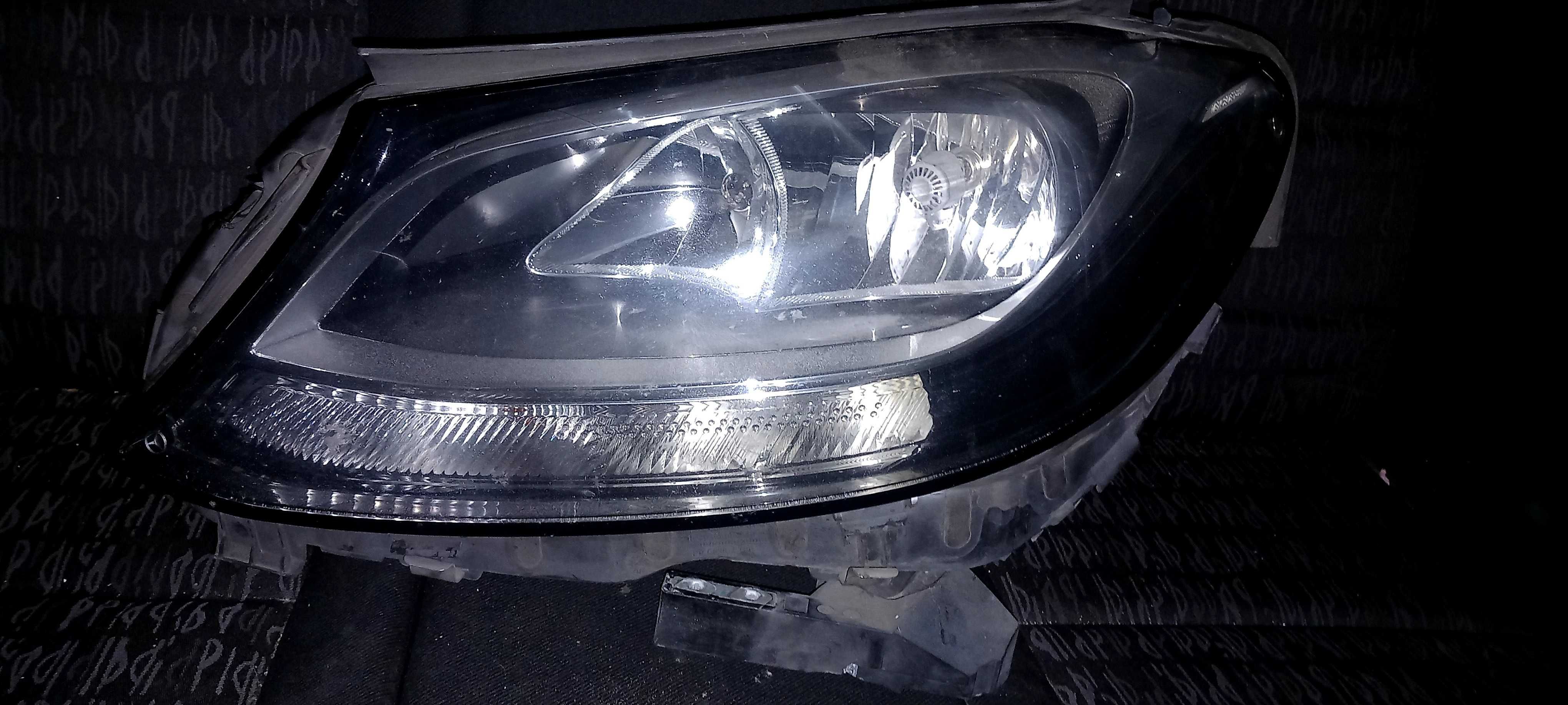 Farol Mercedes classe C200