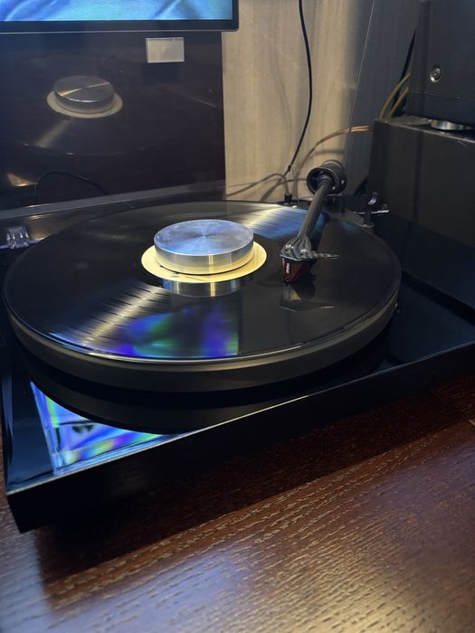 Sprzedam gramofon ProJect Debut Carbon