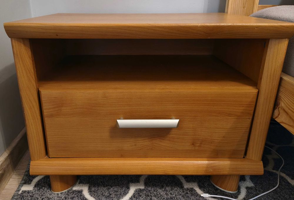 Szafka nocna drewniana z szufladą – 60×47×41 cm – bardzo dobry stan
