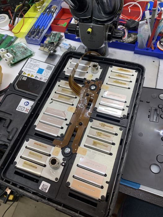 Відповідальне зберігання з періодичною підзарядкою акумуляторів Сервіс