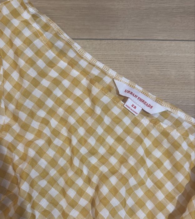 Urban Threads Żółta kratka, krótki top na jedno ramię rozmiar s