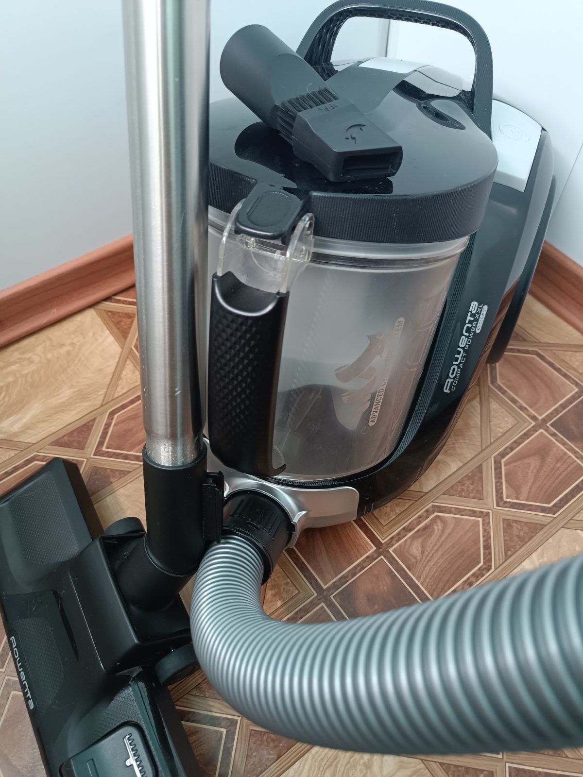 Пылесос  Rowenta compact power XXL