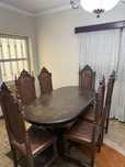 Mesa de sala e cadeiras