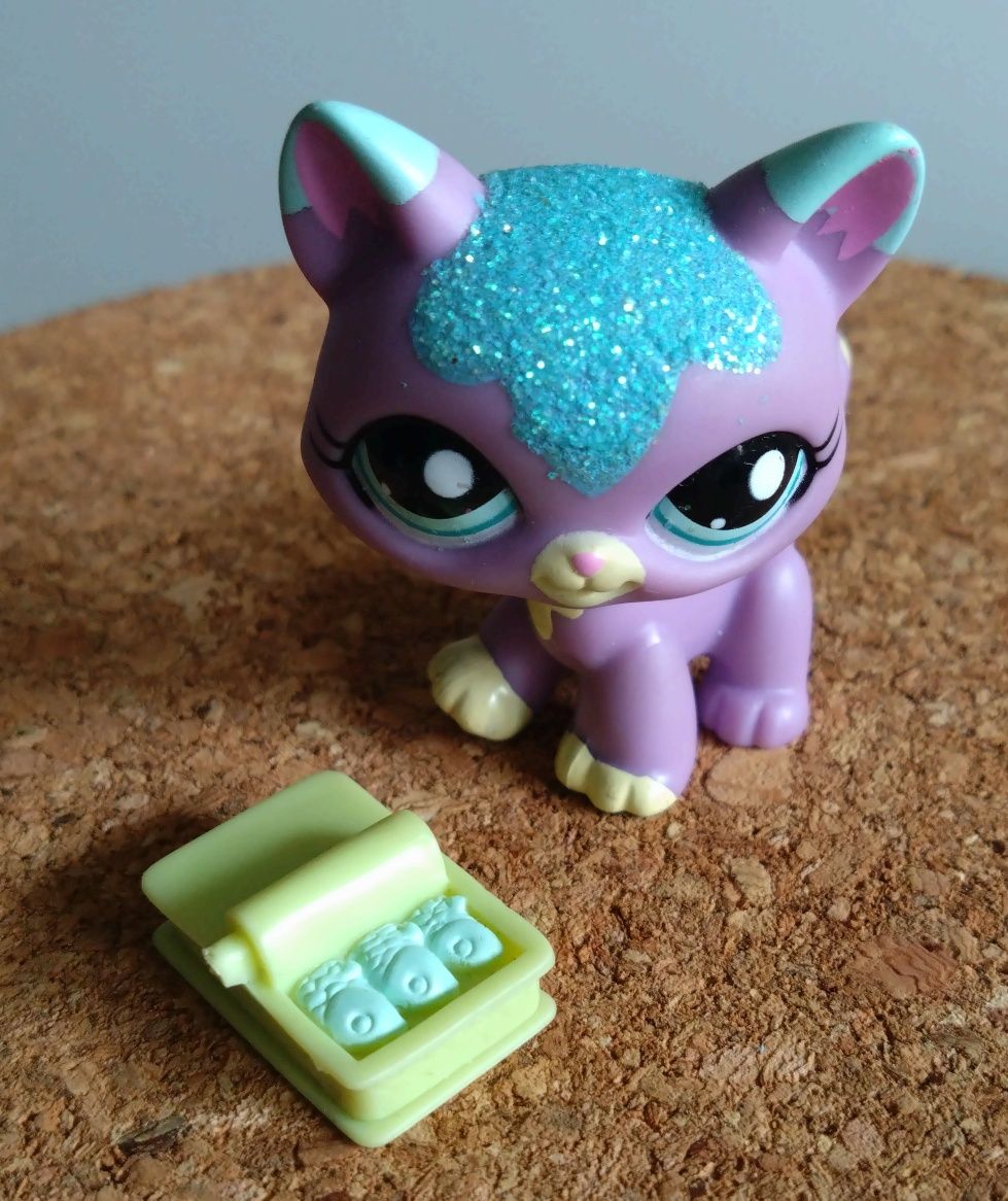 Zestaw oryginalnych figurek Littlest Pet Shop z akcesoriami