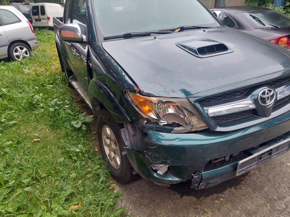 Toyota Hilux silnik 2,5. d-4d z Niemiec kun25l-crmshw