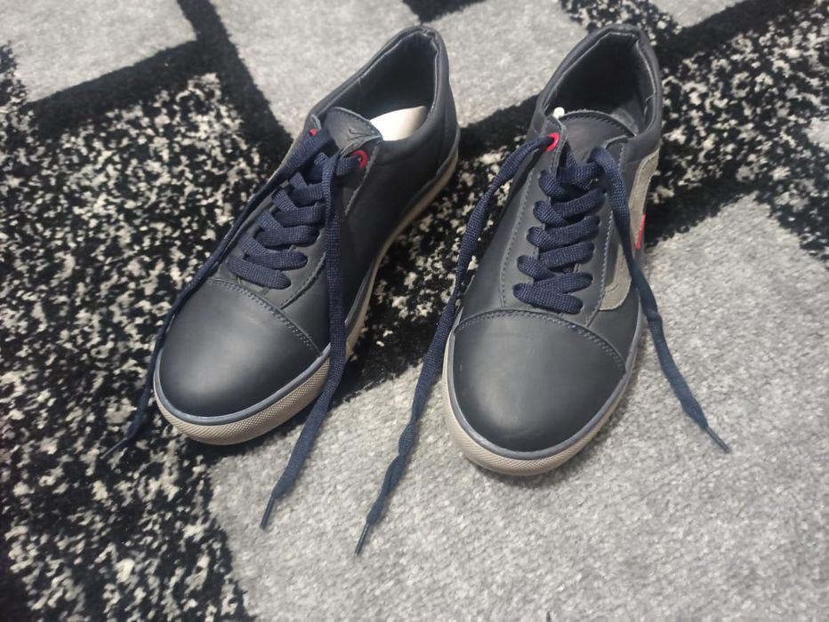 Продам туфлі 37 размер стан нових.