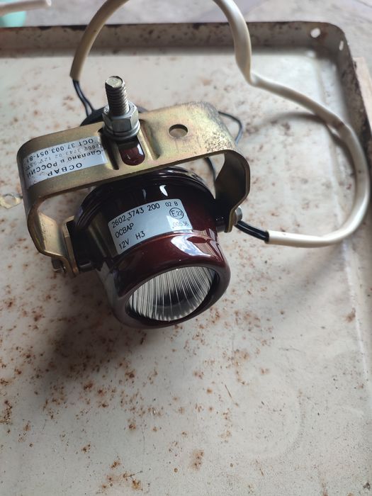 Противотуманная фара на ГАЗ Волга 3110