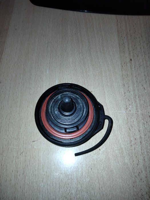 Продам крышку топливного бака VAG 5Q0 201 553