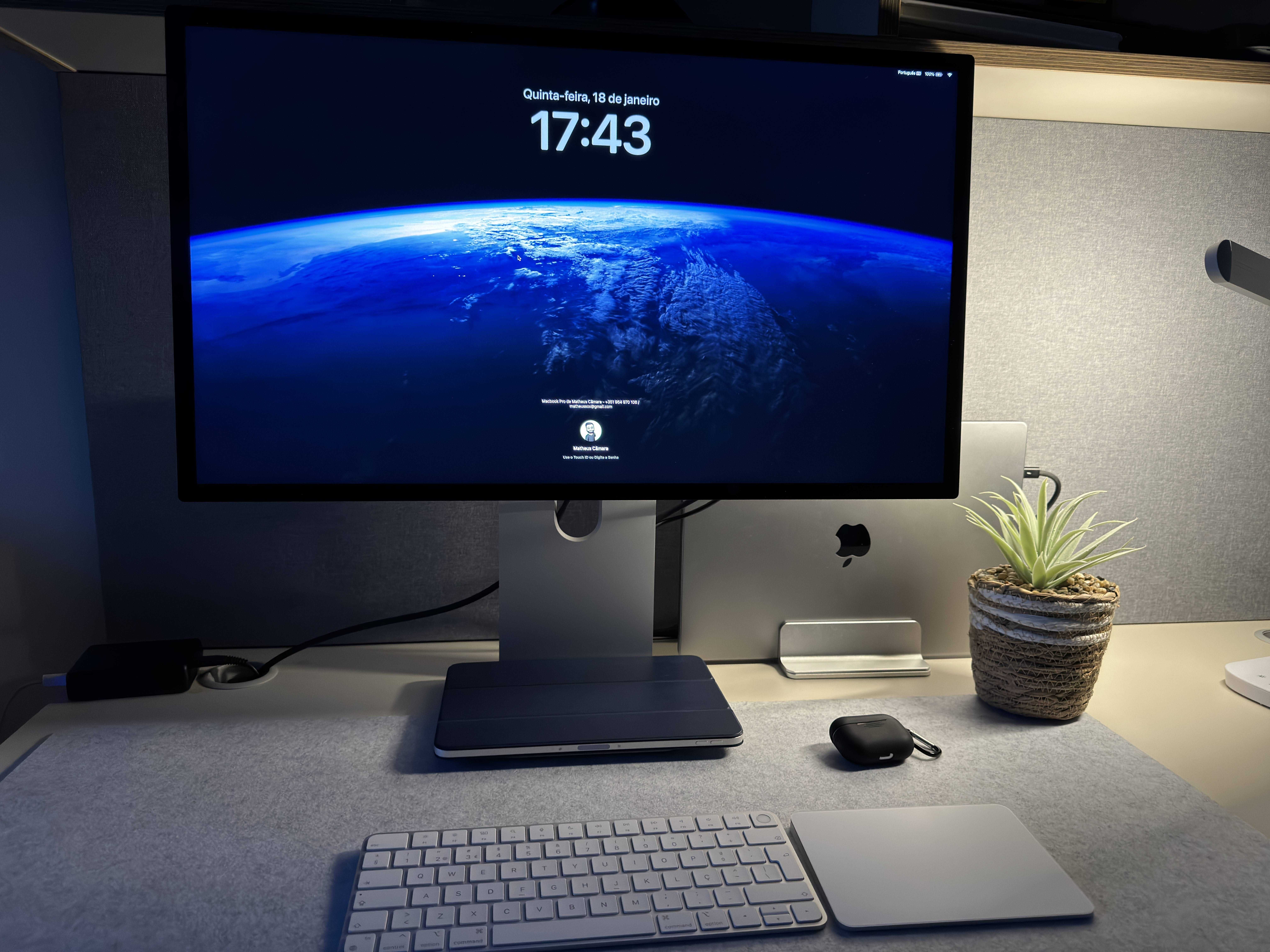 Apple Studio Display