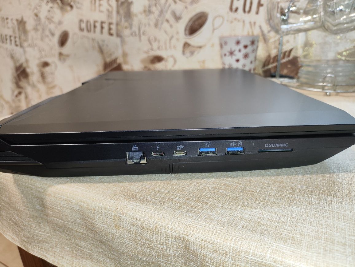 16 ядер геймерский 4K clevo p775TM i9 CC150 /rtx2080/32gb/512gbssd