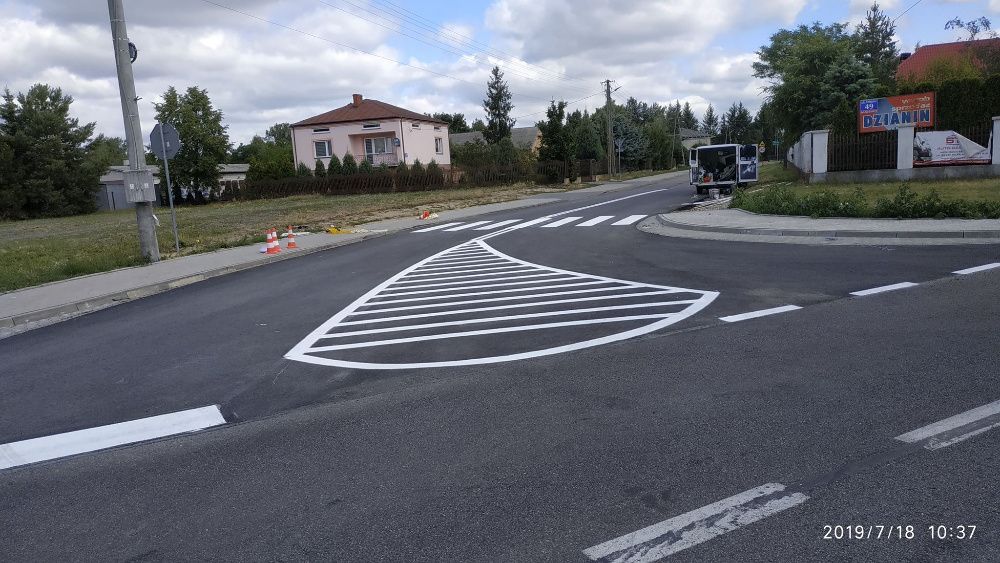 Malowanie pasów, linii, parkingów, garażów, hal / Oznakowanie POZIOME