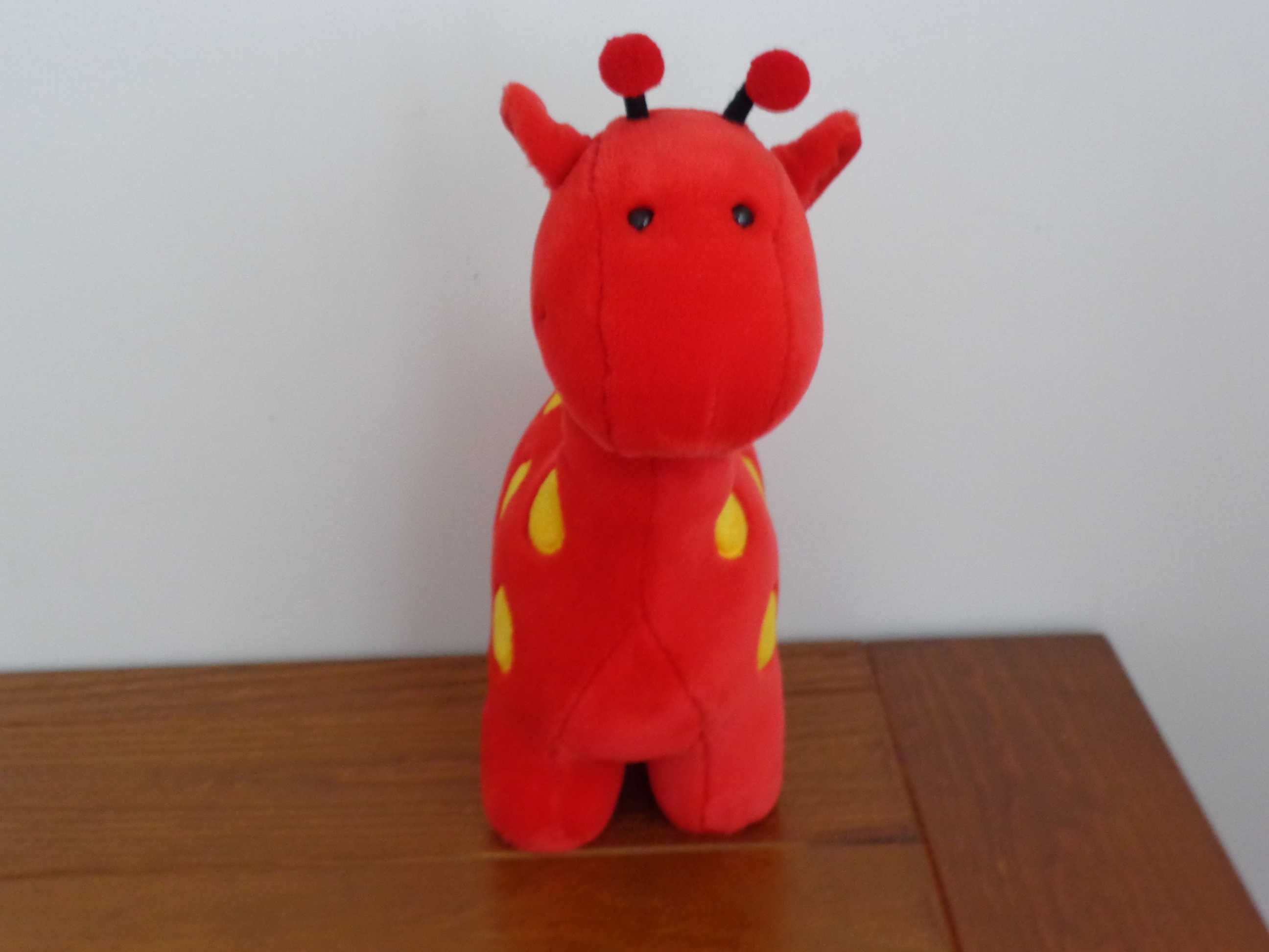 Peluche girafa, estilizada, marca Steinbeck