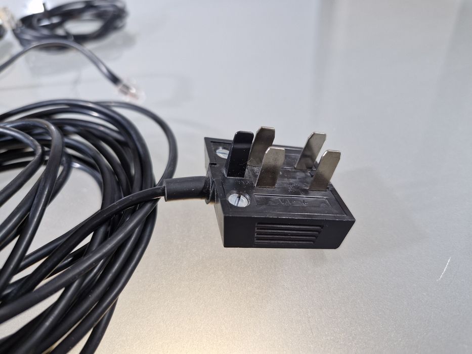 Zestaw Telos Zwijany Przedłużacz 5 m ADSL Rozdzielacz +2 Kable tel. 2m