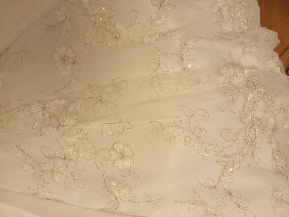 Suknia ślubna biała S